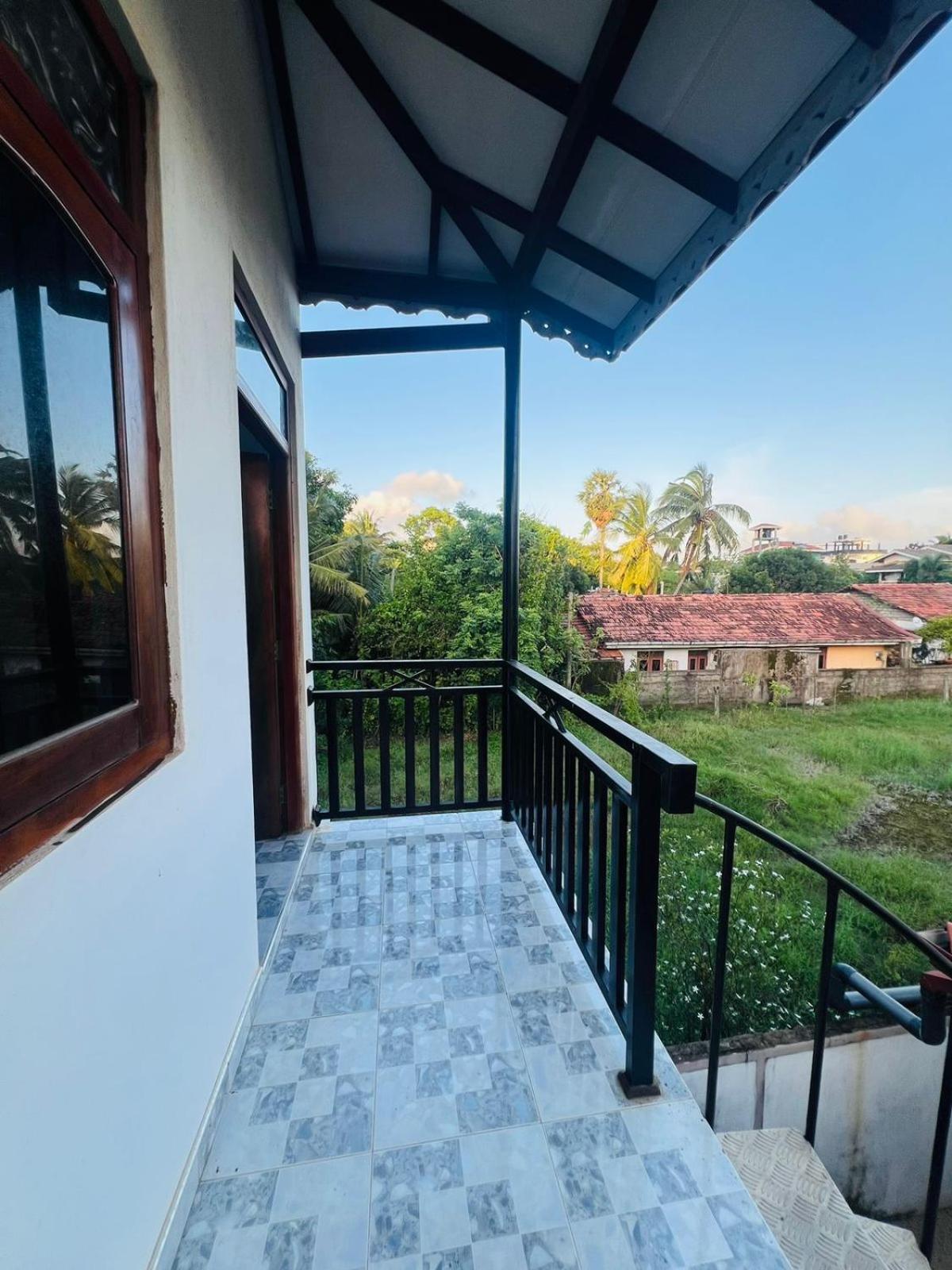 Honey Beach Hostel Negombo Esterno foto