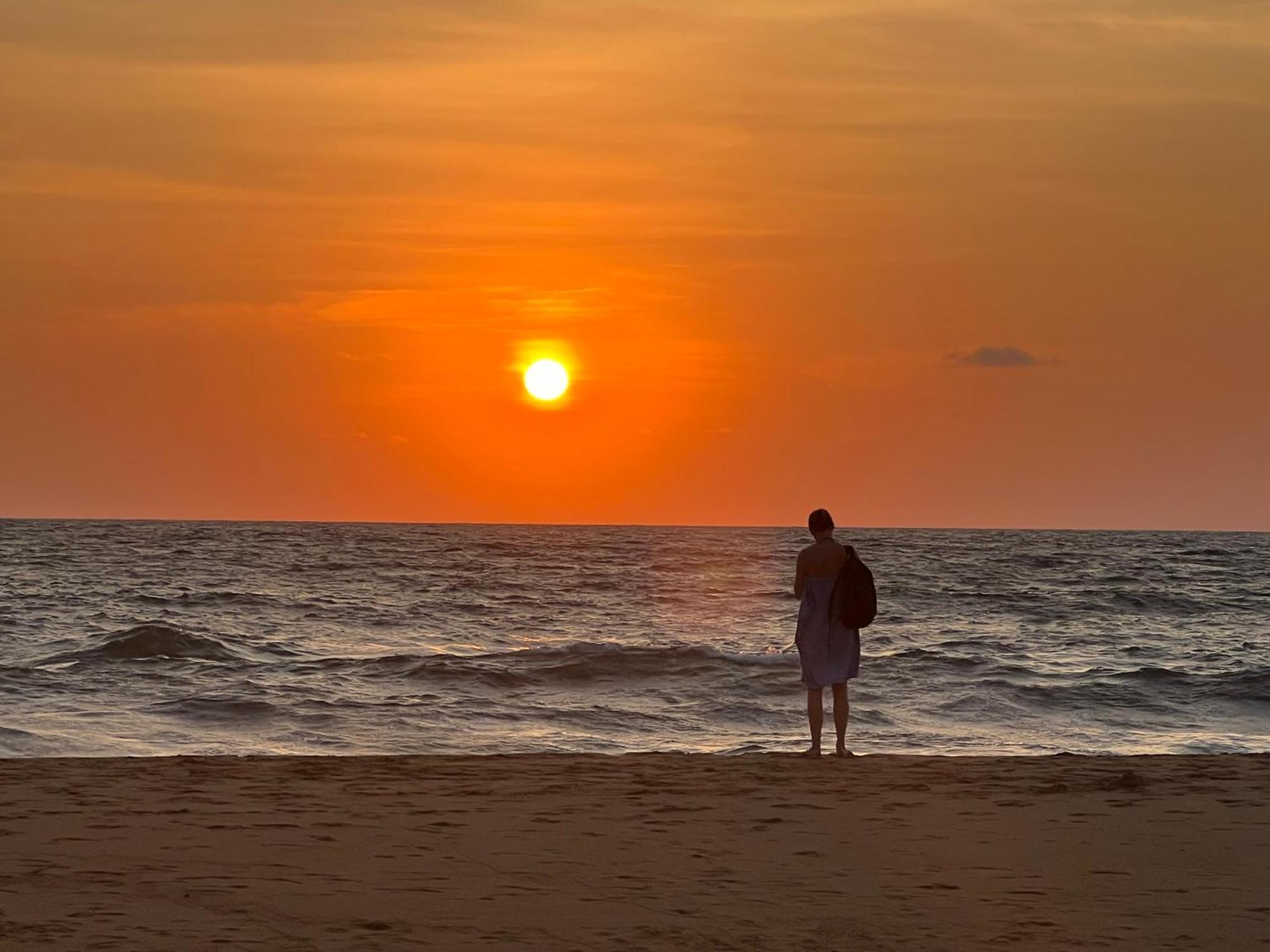 Honey Beach Hostel Negombo Esterno foto